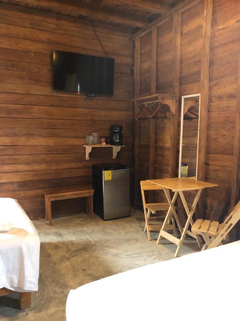 Cabanas Chac Mool Downtown ホルボックス島 エクステリア 写真